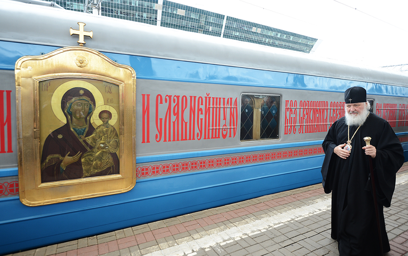 Illustration for article titled These Train Cars Converted Into Churches Are Literal Holy Rollers